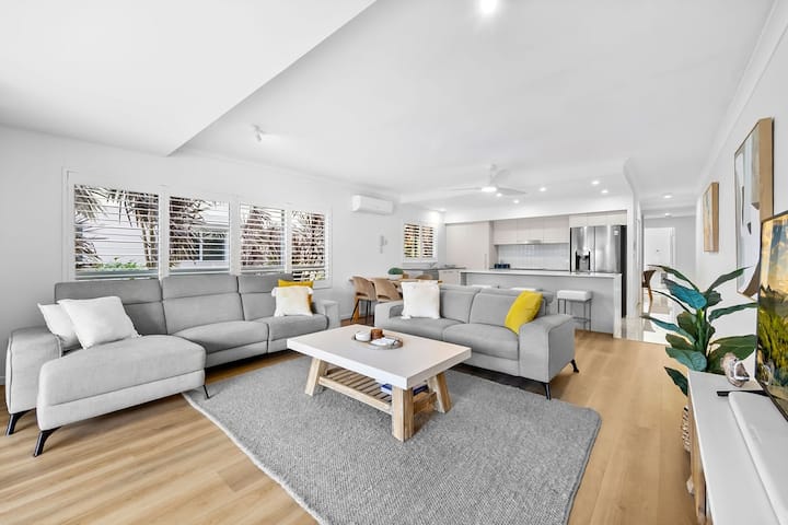 Karmasea Beachside 2 Bedroom Patio Apartment - Maroochydore