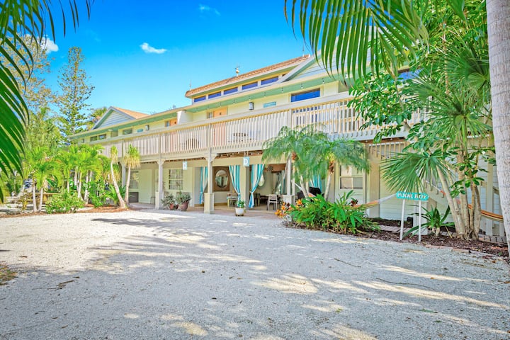 Gertrude Siesta | 8-steps Beach Path, 4-min Dining - Siesta Key, FL