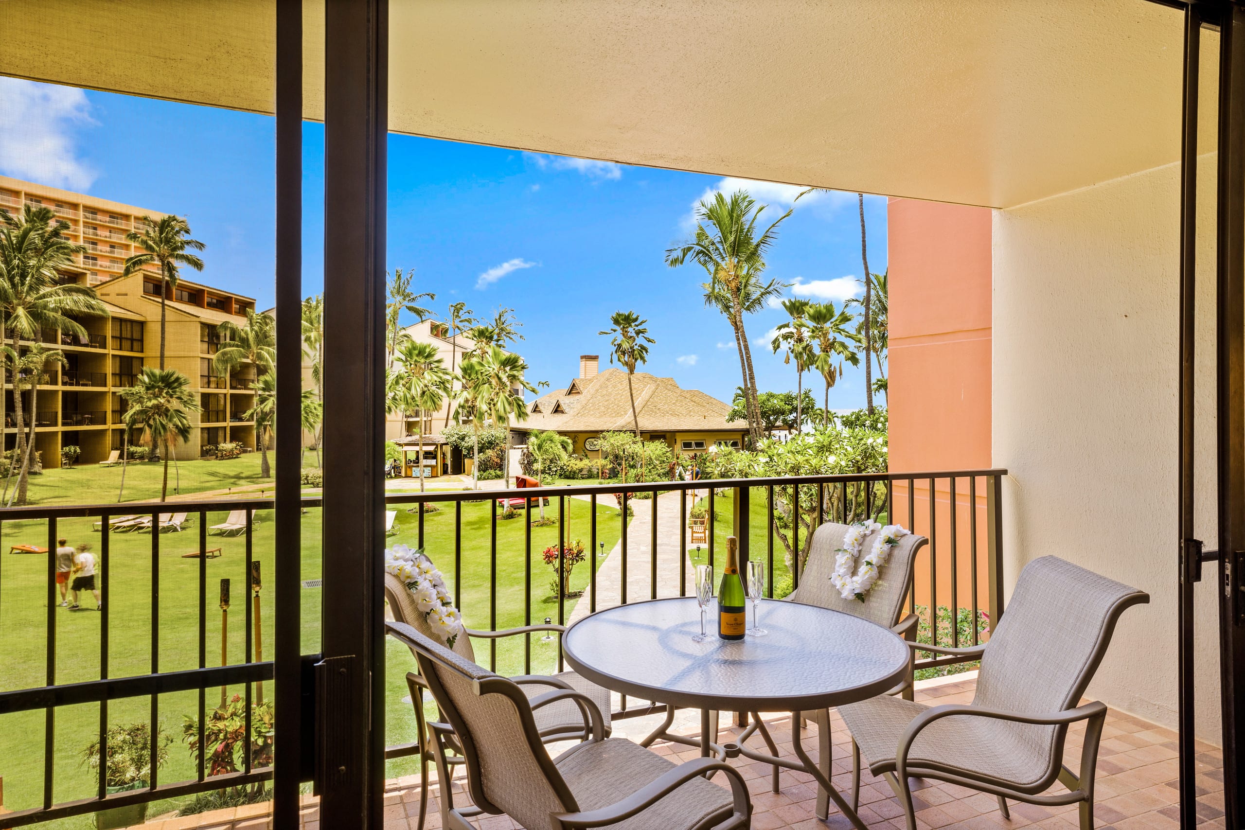 Condo in Lahaina · ★4.86 · 2 bedrooms · 4 beds · 2 baths - Image 31