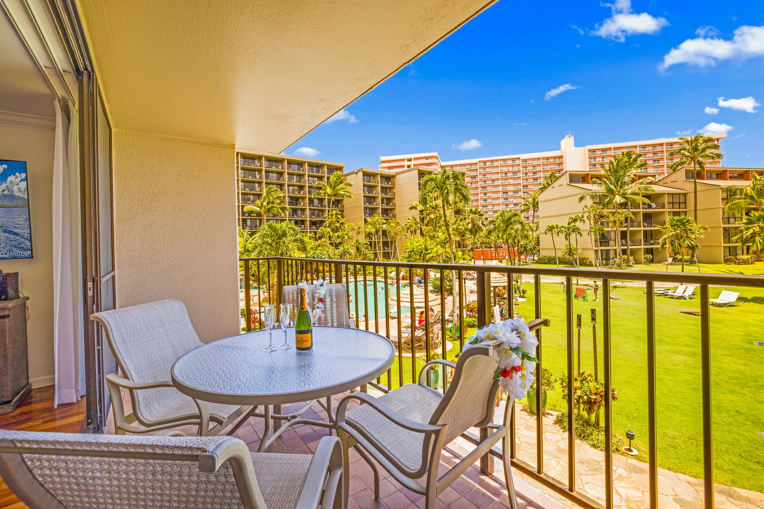 Condo in Lahaina · ★4.86 · 2 bedrooms · 4 beds · 2 baths - Image 32