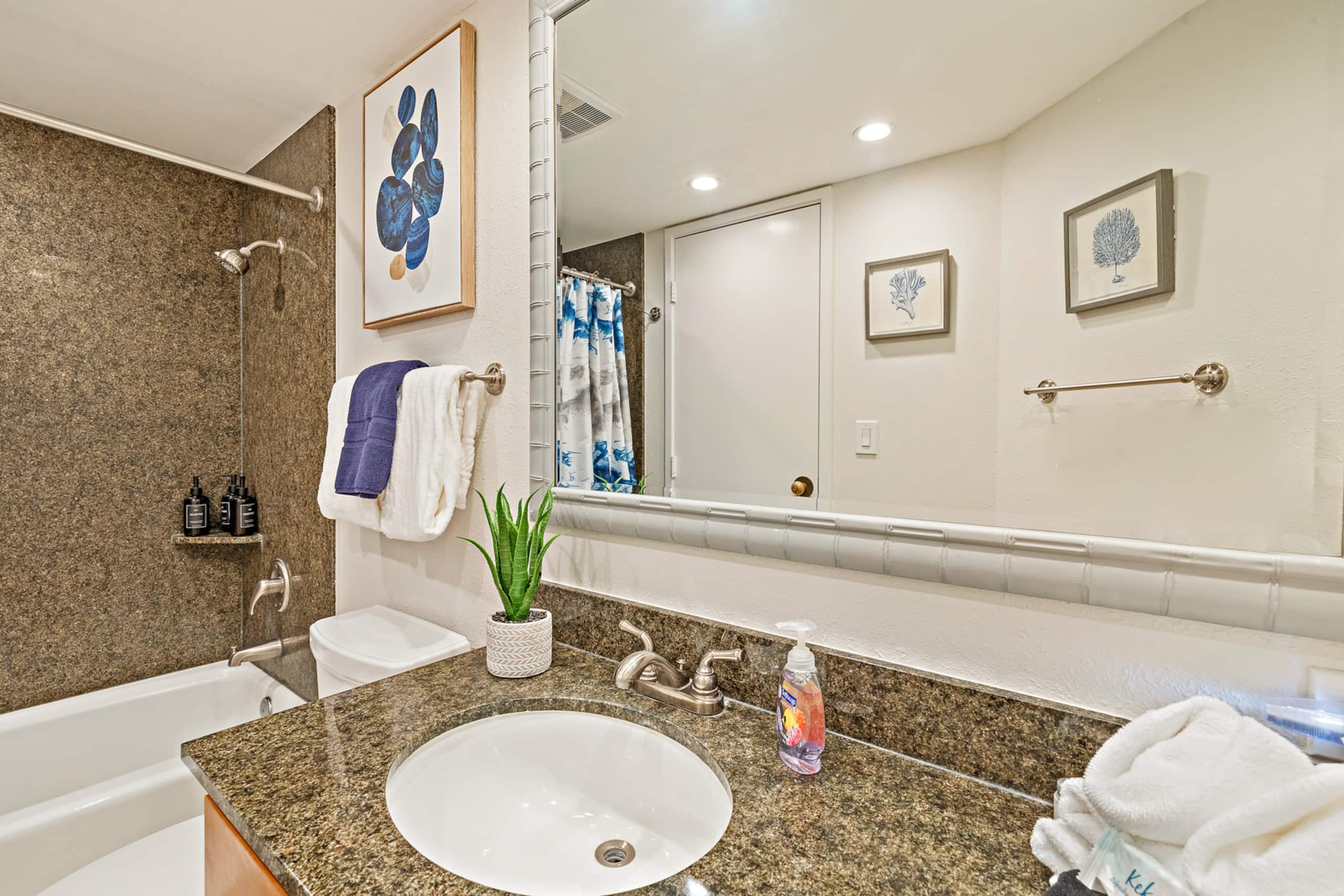Condo in Lahaina · ★5.0 · 2 bedrooms · 3 beds · 2 baths - Image 18