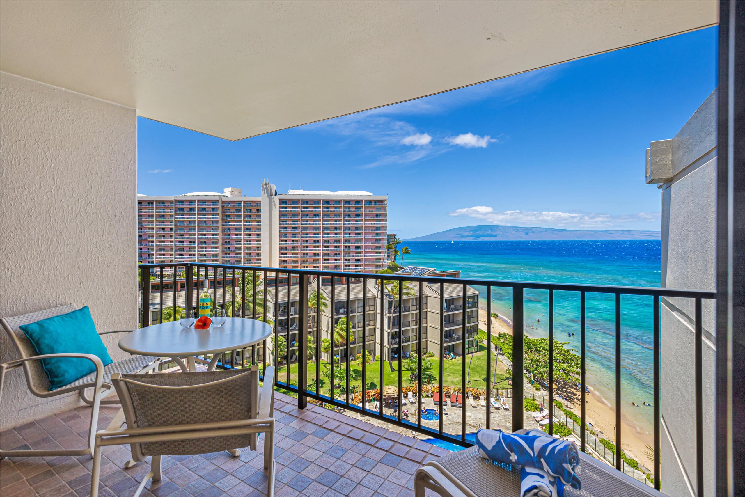 Condo in Lahaina · ★5.0 · 2 bedrooms · 3 beds · 2 baths - Image 1