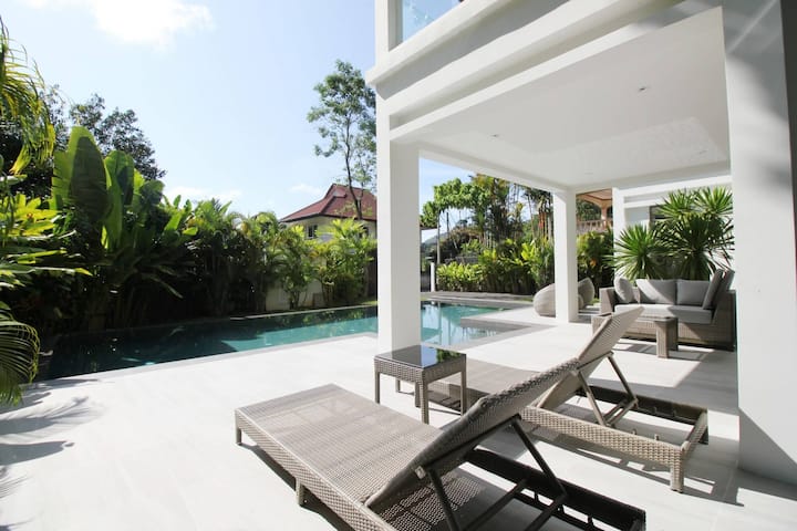 Modern Private Pool Villa  Peaceful Kamala Stay - Patong Beach