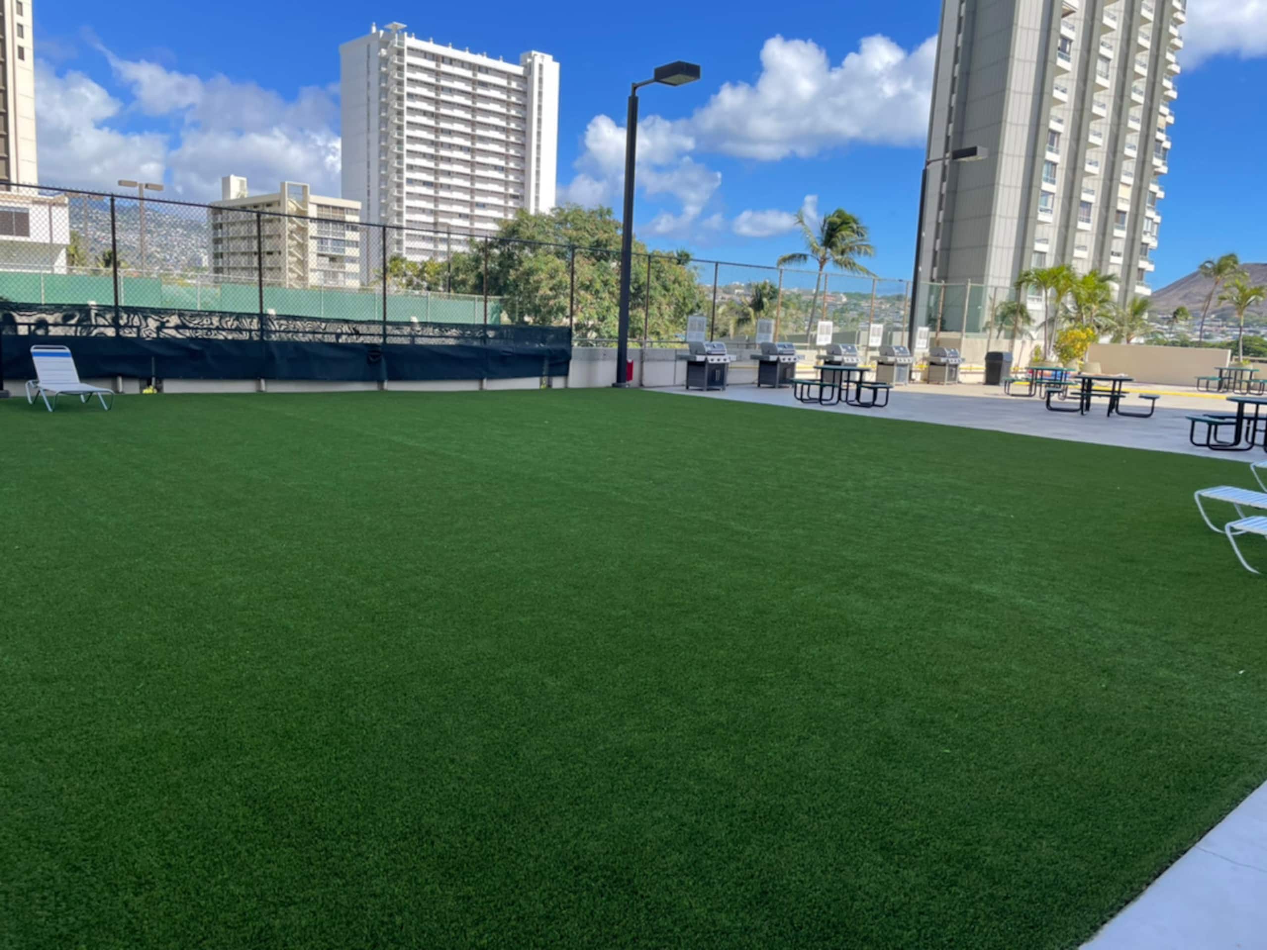 Condo in Honolulu · ★4.46 · 1 bedroom · 2 beds · 1 shared bath - Image 5
