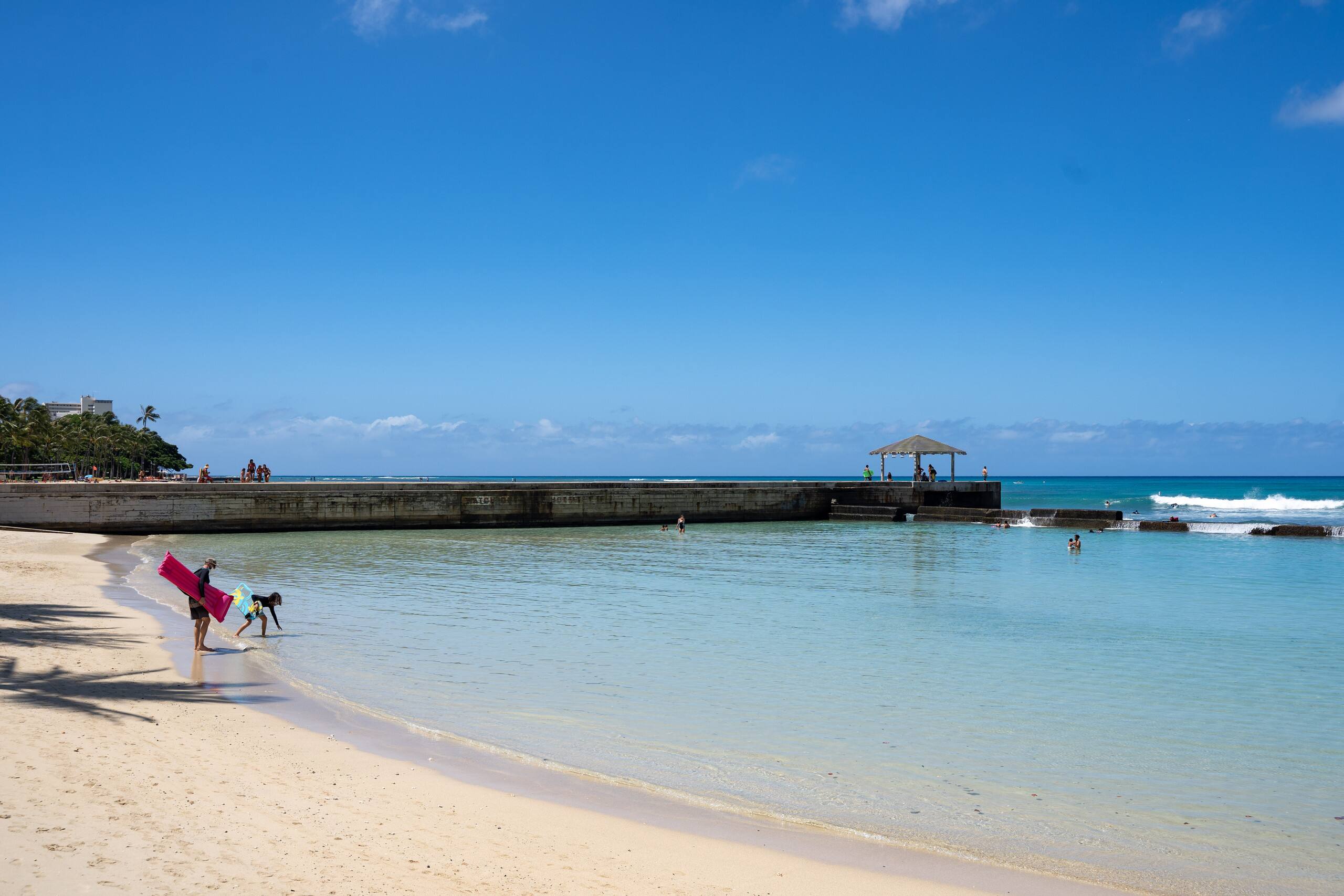 Condo in Honolulu · ★4.46 · 1 bedroom · 2 beds · 1 shared bath - Image 36