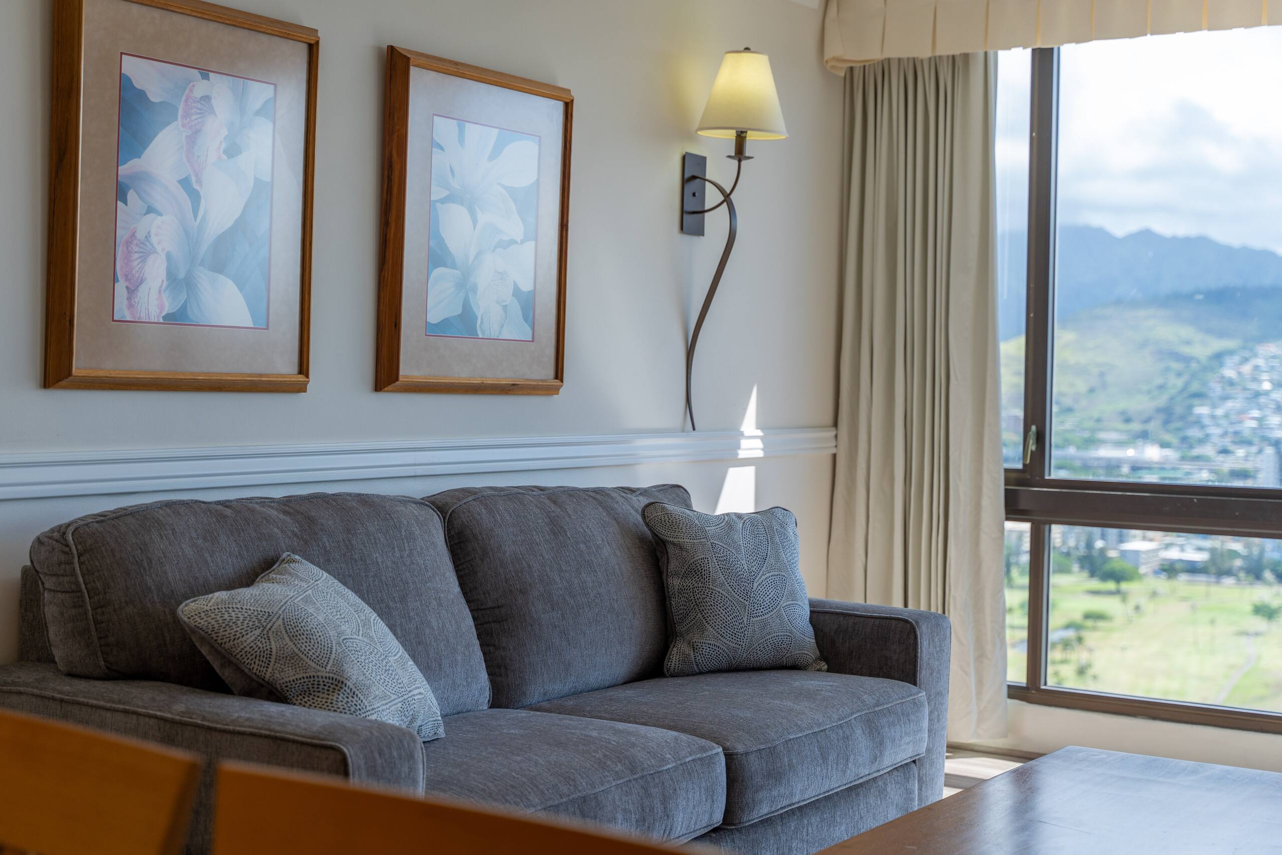Condo in Honolulu · ★4.46 · 1 bedroom · 2 beds · 1 shared bath - Image 23