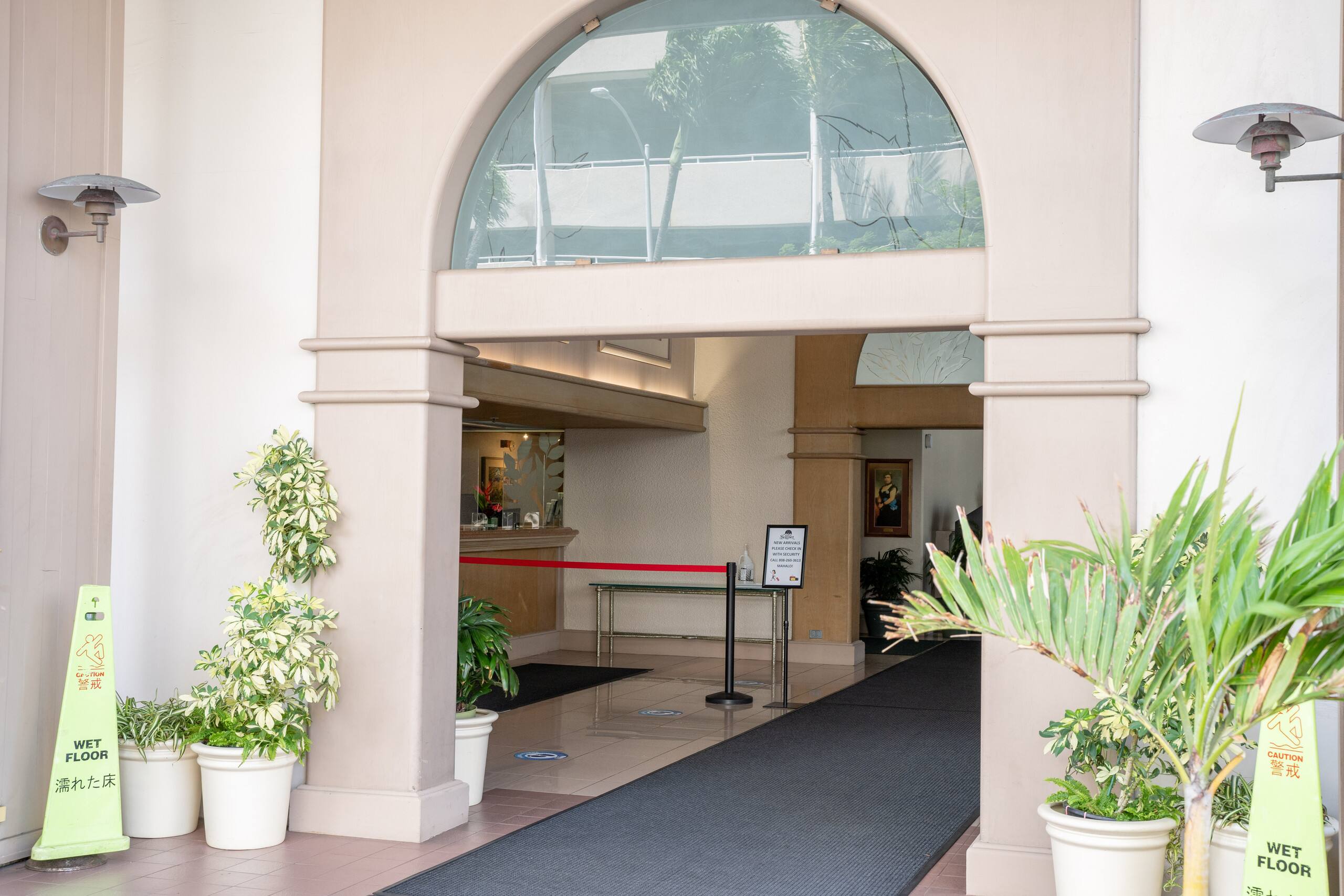 Condo in Honolulu · ★4.46 · 1 bedroom · 2 beds · 1 shared bath - Image 28