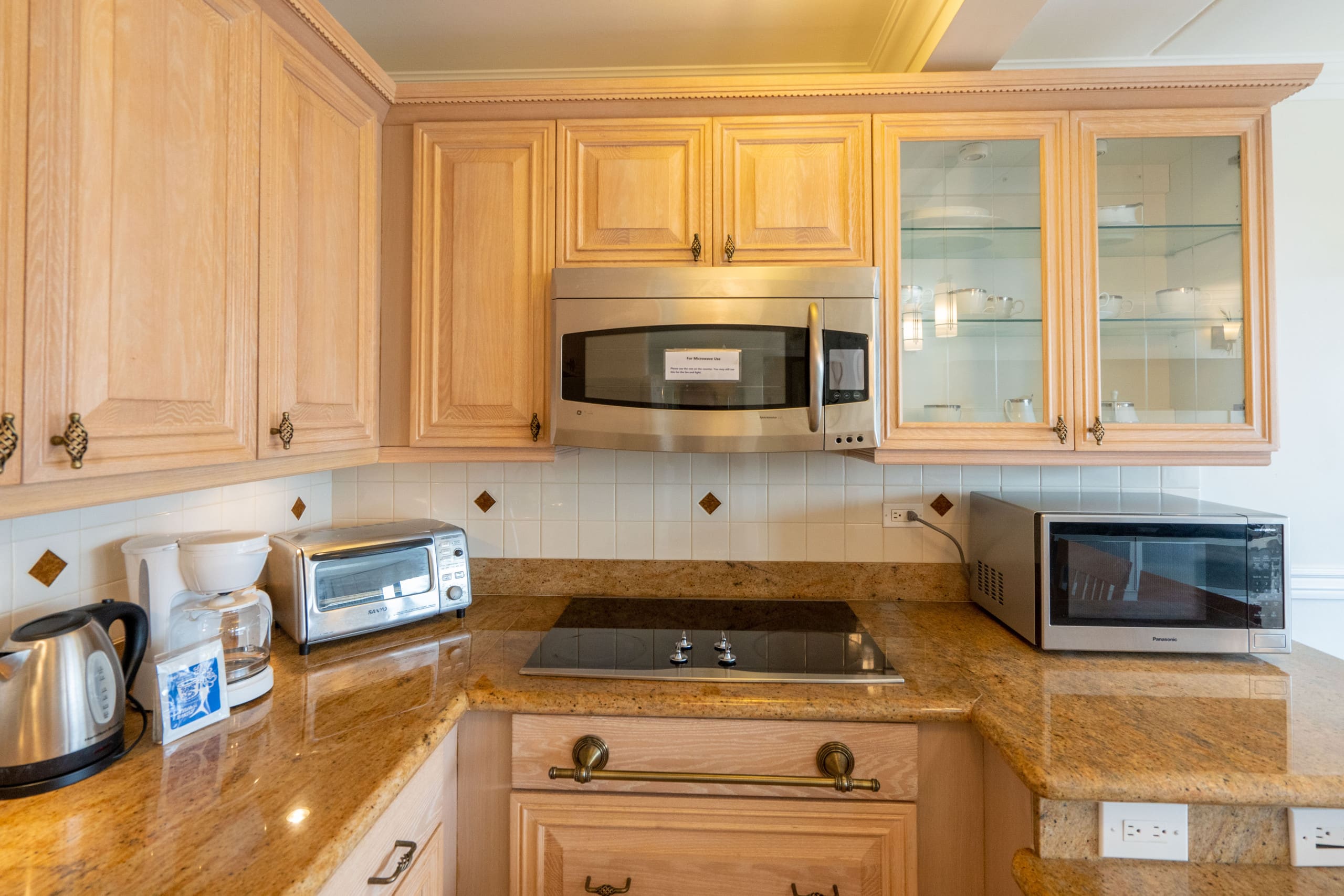 Condo in Honolulu · ★4.46 · 1 bedroom · 2 beds · 1 shared bath - Image 9