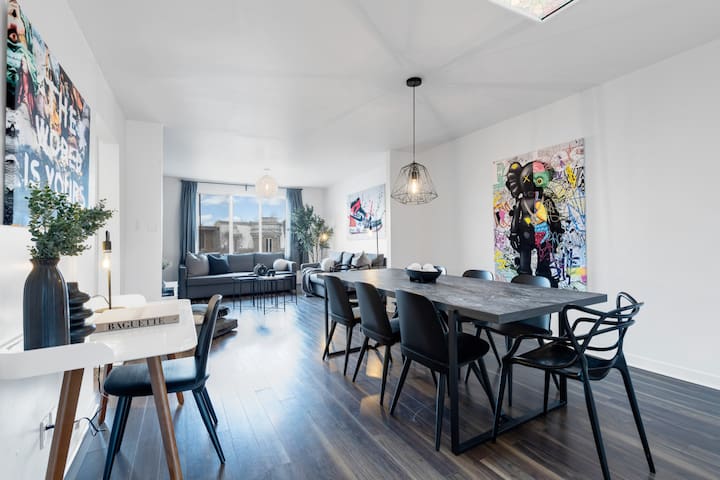 LiV MTL Soho-3 | Spacious 2BR Suite + Rooftop MTL gallery image 3