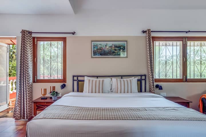Bedroom 1 image 2