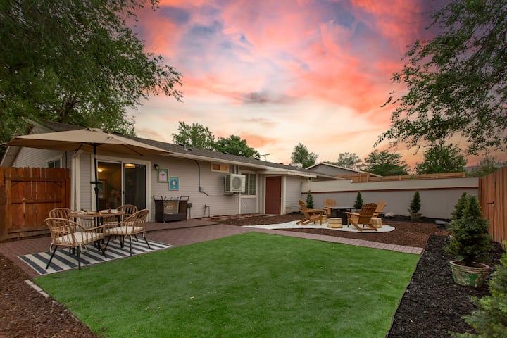 Modern Comfort Near Portal Park | Pet Friendly - Colorado Springs, CO