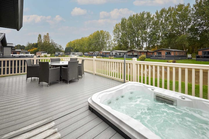 Host & Stay | Water's Edge Lodge - Pocklington