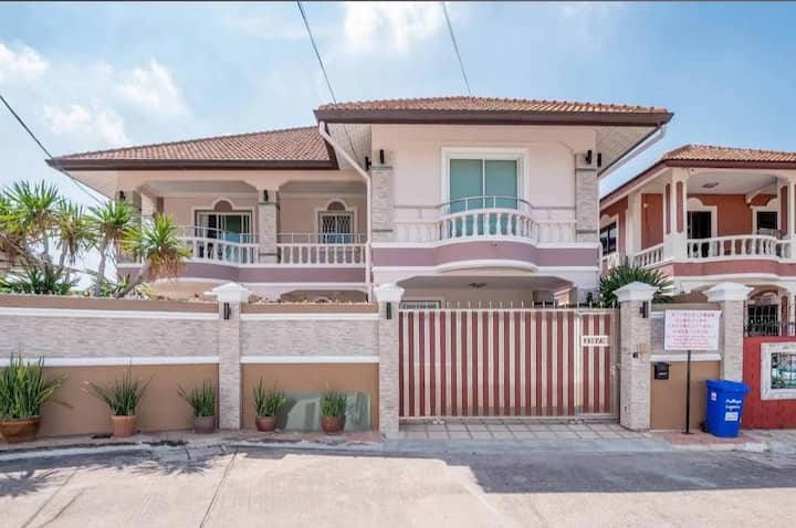 Ketki Luxury Pool Villa Pearlshore Pattaya - Pattaya City