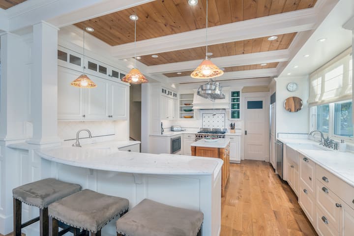 Pacific House | Modern Mountain Elegance Steps - Ouray, CO