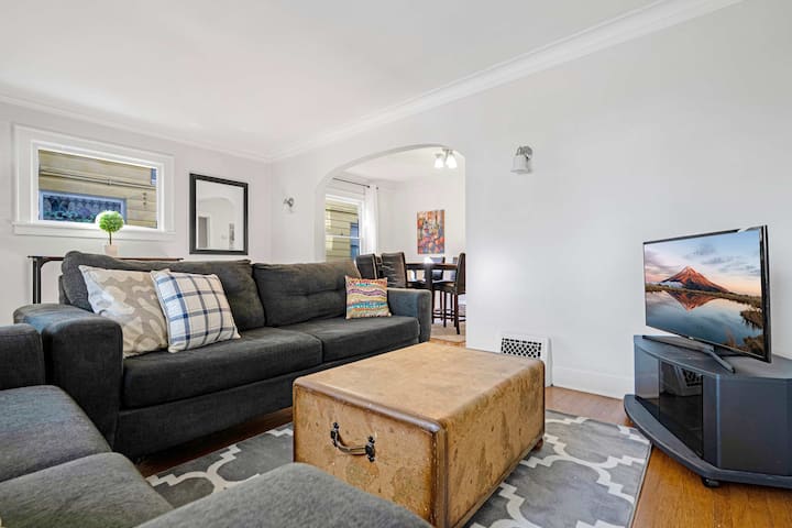 Charming And Spacious Seattle 3b3b Townhome - University Village - Seattle