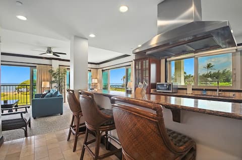 G201 Extra Large Corner Ocean View Suite with AC!