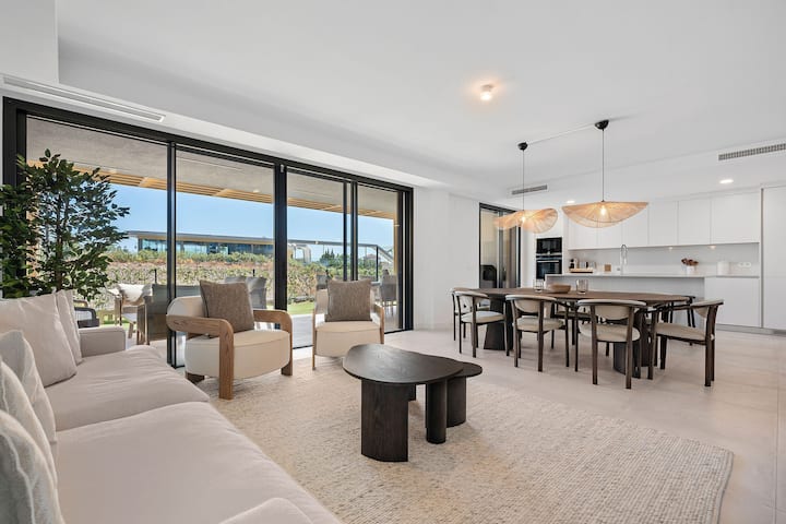 Evergreen 65, 3 Bedroom, Families Only - Sitio de Calahonda