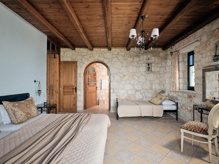3 Bedroom Master Suite With Sea View - Split Level - Zakinthos