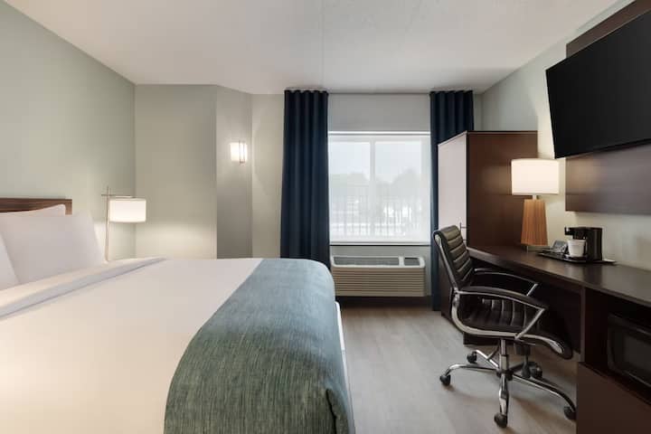 Wingate Salisbury | Queen Bed | Near Campus - Salisbury, MD