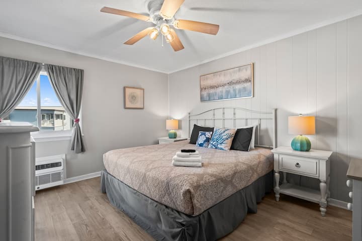 Dormitorio con cama king size