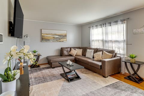 Near Beaches, Base & Bay! Hampton Home w/ Backyard