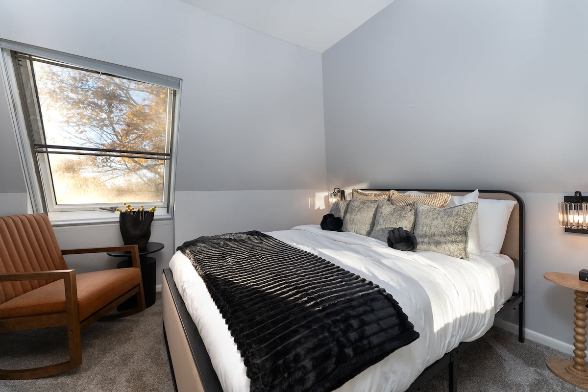 Fourth bedroom