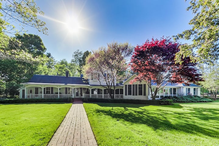 The Farmhouse At Historic 33 Acre Berrywood Farm - Warren Dunes State Park, Sawyer
