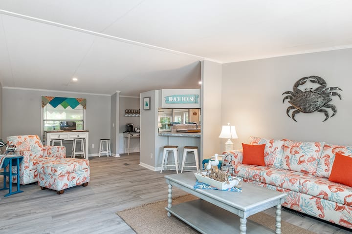 Suits Us Too, Soundside Home - 翡翠島