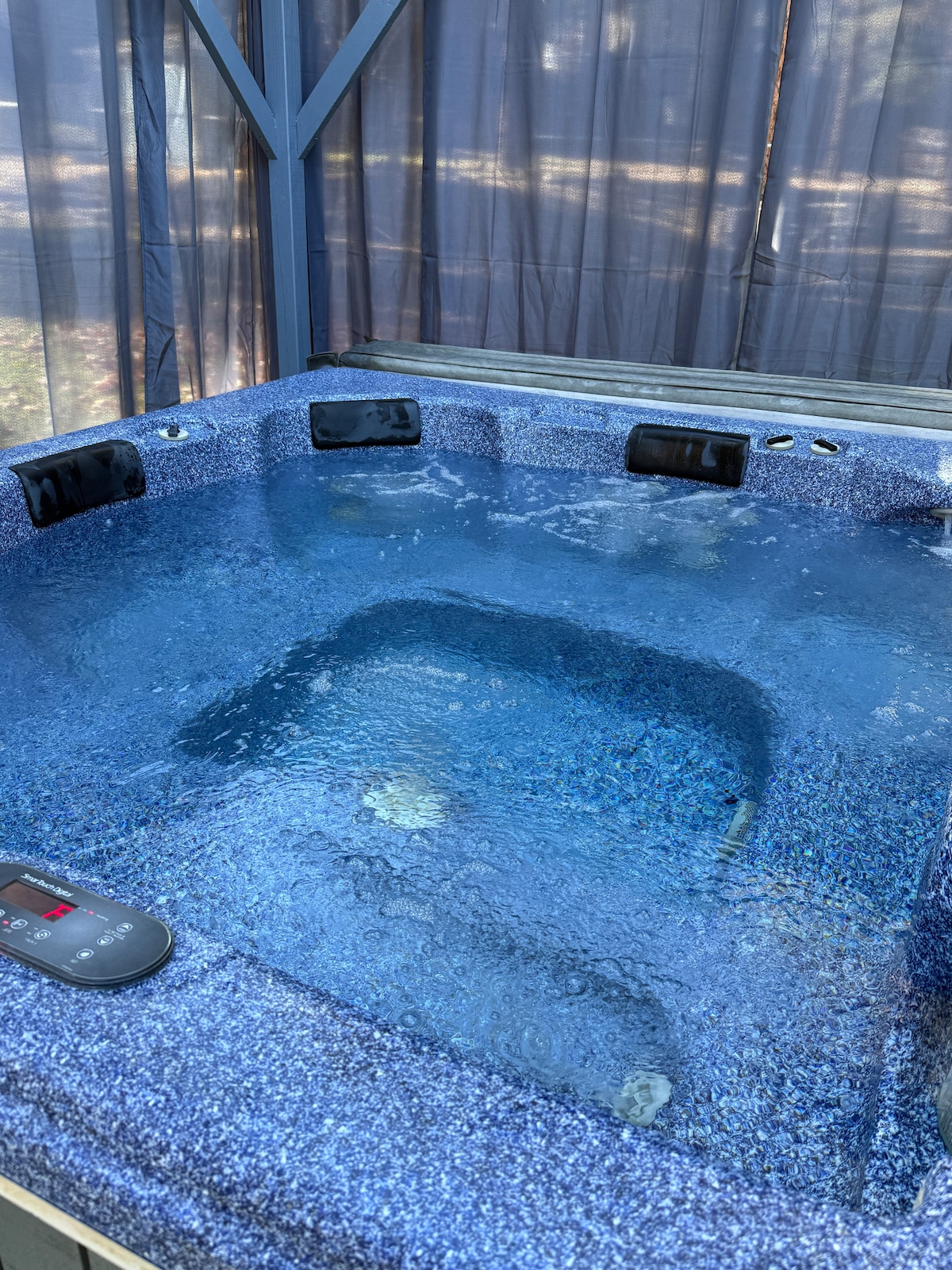 Modern Mountain Home, Complete Remodel, Hot Tub - Airbnb