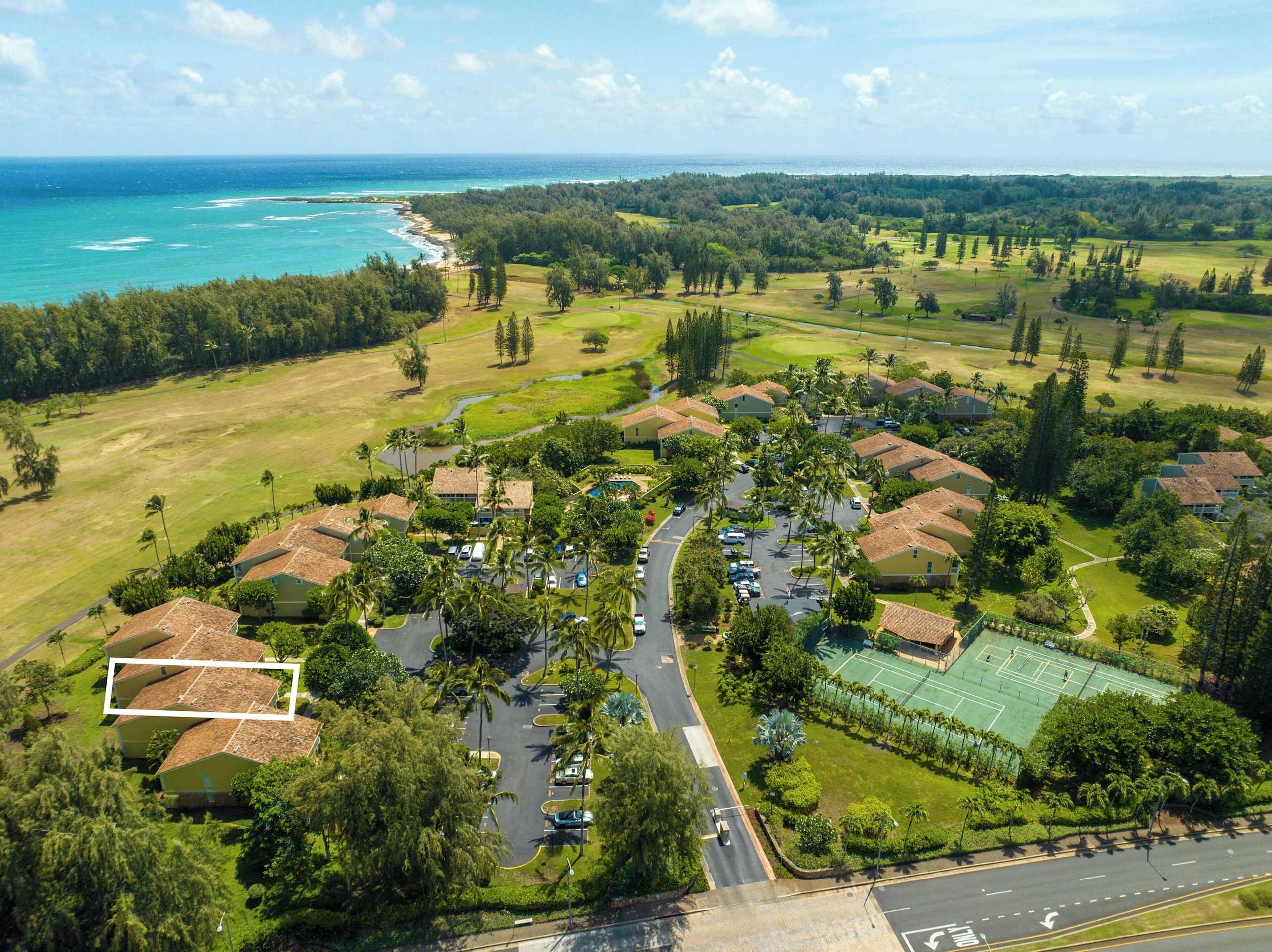 Magnificent Newly Renovated TBay Golf Course Condo - Image 58