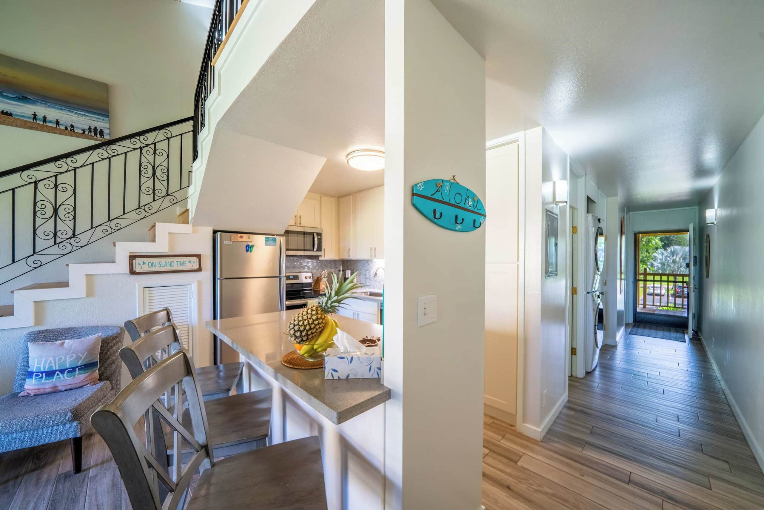 Magnificent Newly Renovated TBay Golf Course Condo - Image 40