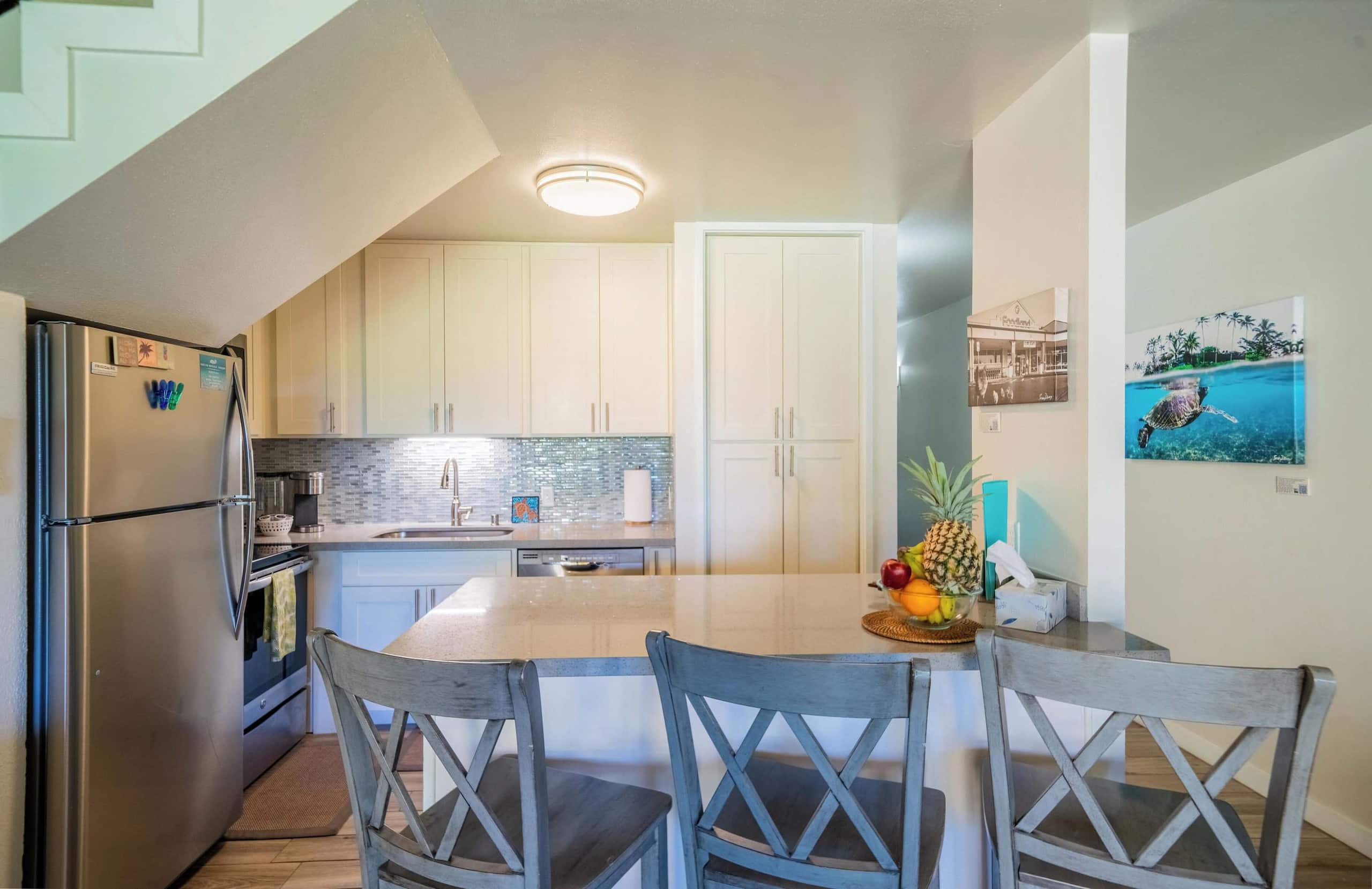 Magnificent Newly Renovated TBay Golf Course Condo - Image 12
