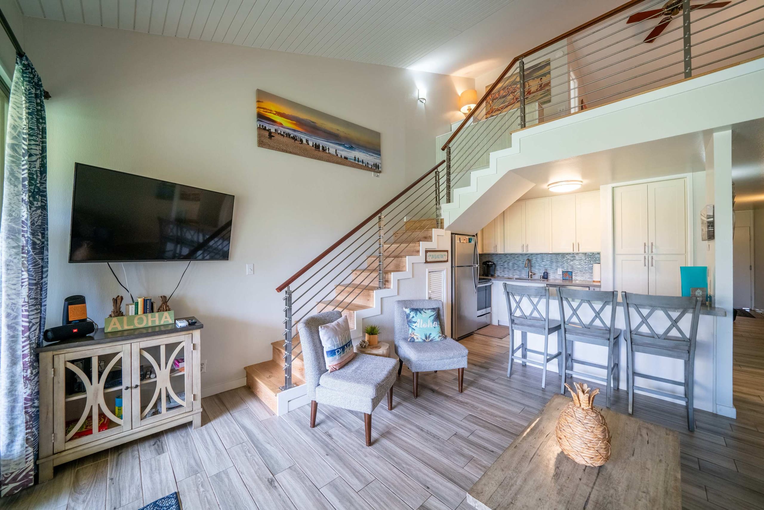 Magnificent Newly Renovated TBay Golf Course Condo - Image 2