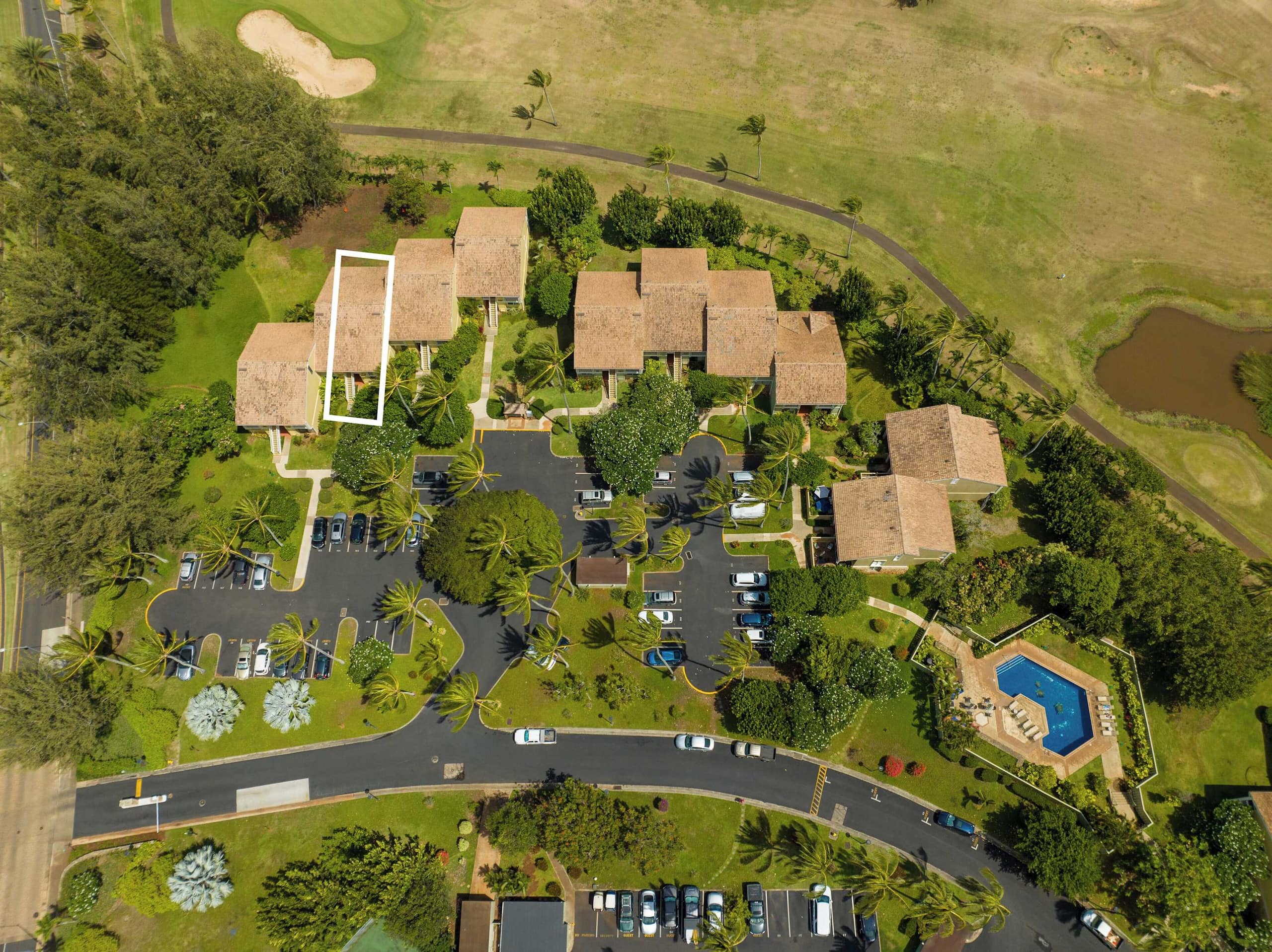 Magnificent Newly Renovated TBay Golf Course Condo - Image 54