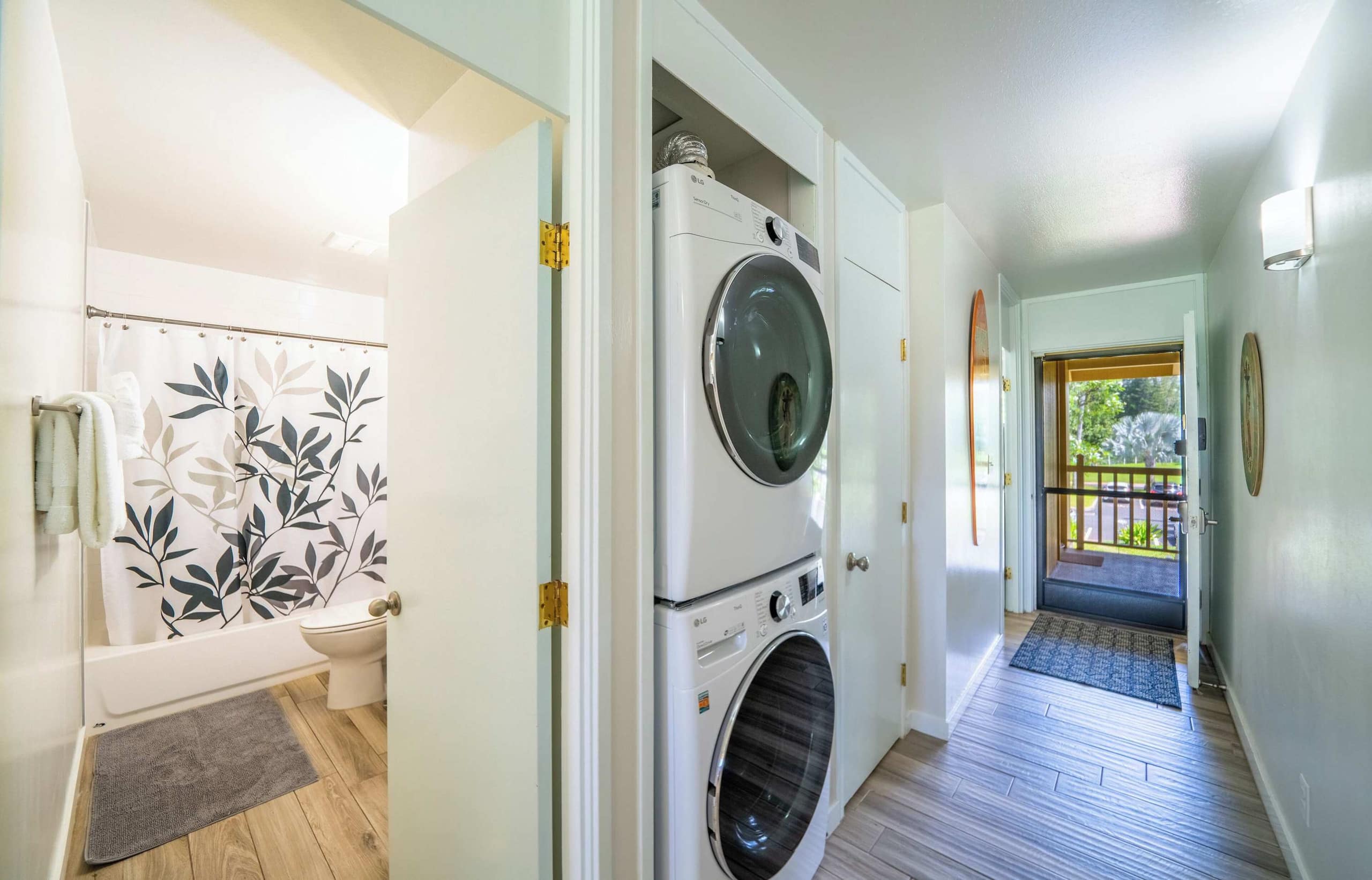 Magnificent Newly Renovated TBay Golf Course Condo - Image 37