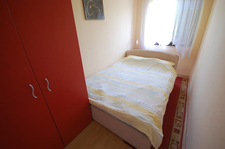 غرفة النوم 1