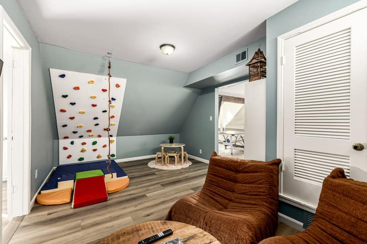 Mega Mesa Retreat: Heated Pool, Spa & Pickle Ball - Arizona