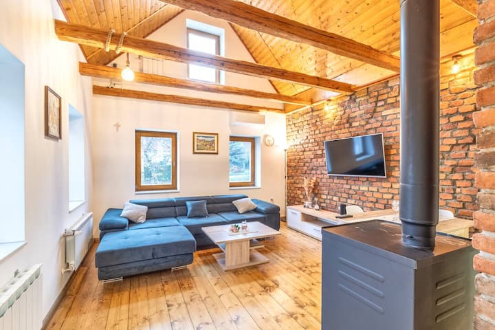 4-star 1900s House Majda + Wine Cellar, Medvednica - Zagreb