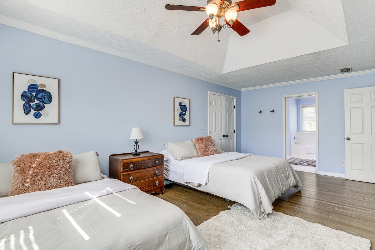 Walk to Trails: Peaceful Family Home in Braselton