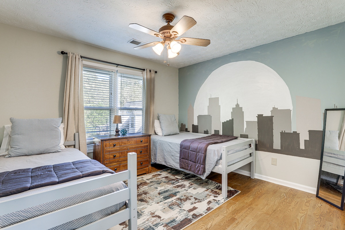 Walk to Trails: Peaceful Family Home in Braselton