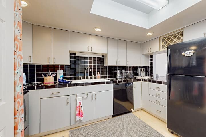 Tropical Condo W/ Heated Pool & Spa-like Sauna! - Cocoa Beach, FL