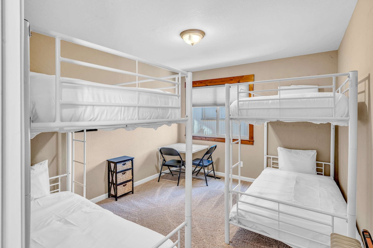 Dormitorio 3 (planta baja): dos literas dobles