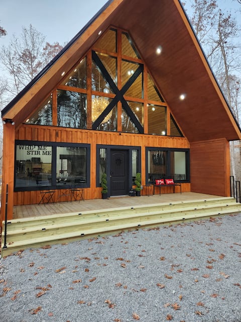 NEW! Red Room Cabin~The X Frame ~Romantic Hideaway