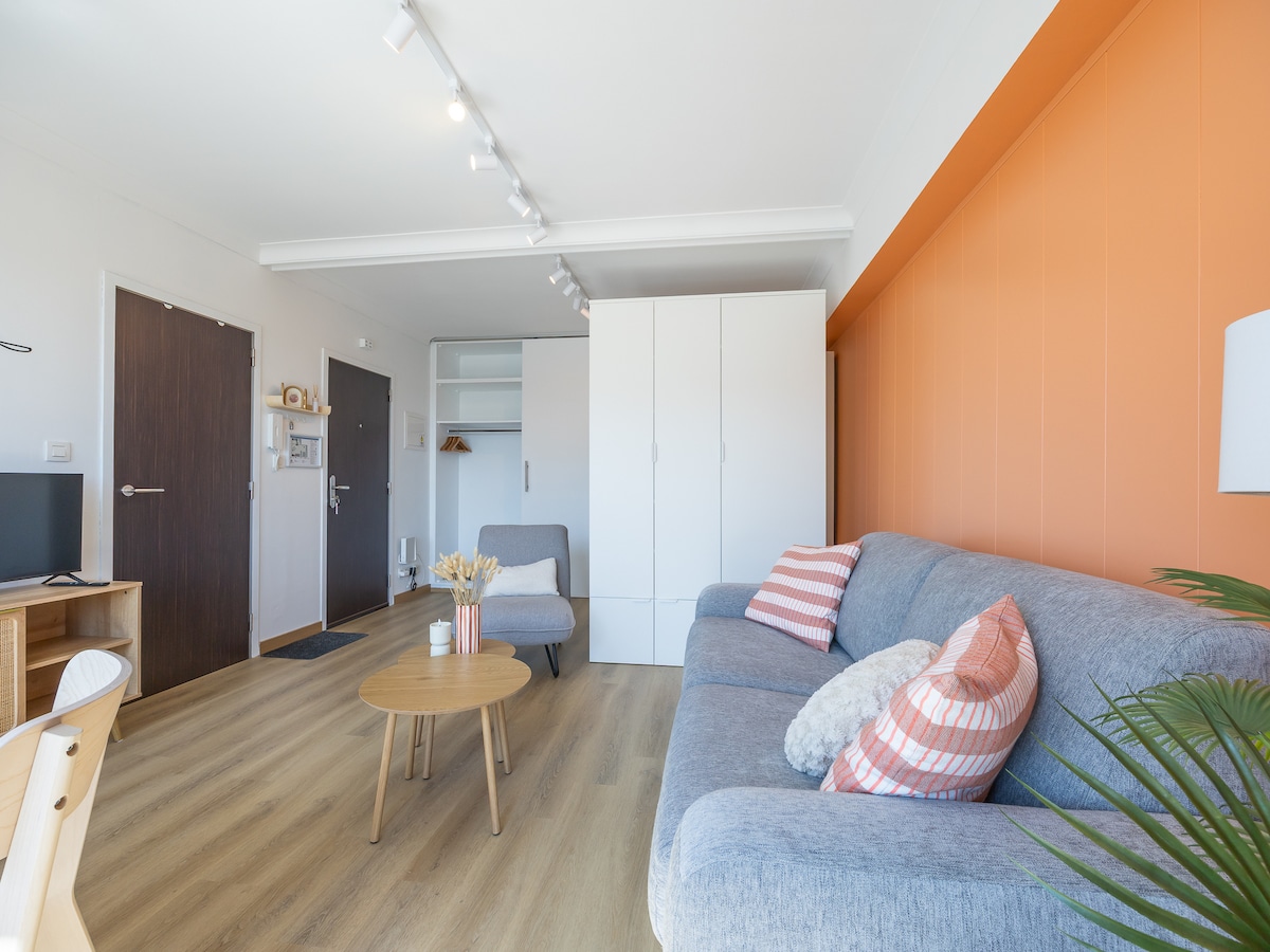 Modern studio on the 8th floor near the sea - Houses for Rent in ...