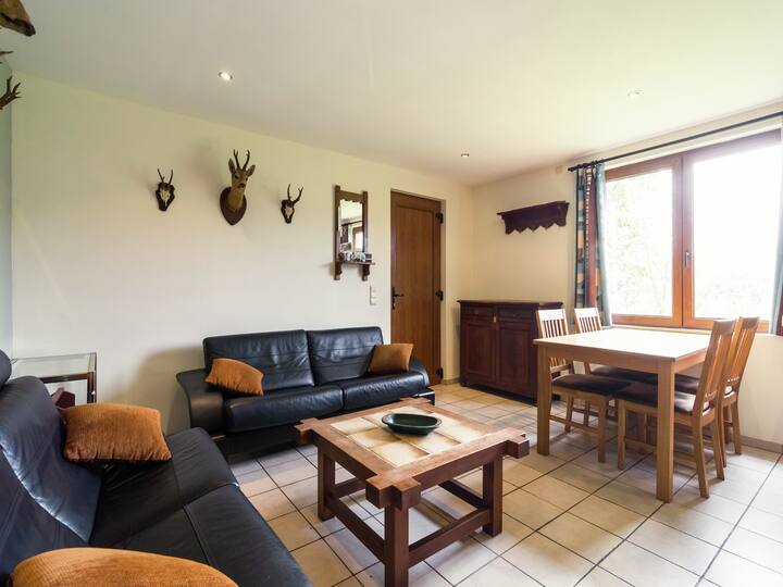 Chalet Forestier Confortable à Awenne - Saint-Hubert