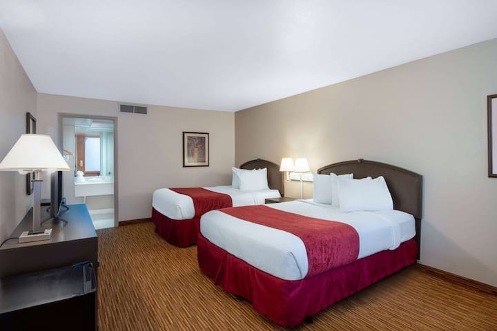 Ramada Kissimmee | Family Stay Near Disney Parks - Celebration, FL
