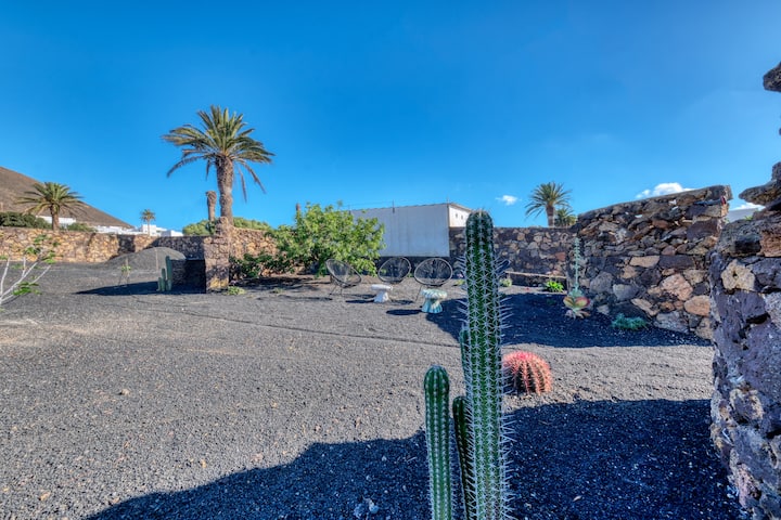 Amaris • Haría • Bbq • Garden Terrace • 8 Pax - La Graciosa