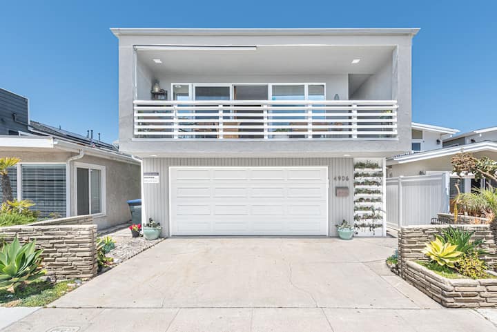 5br Retreat W/ Balcony & Patio, 2 Homes From Sand! - Newport Beach, CA