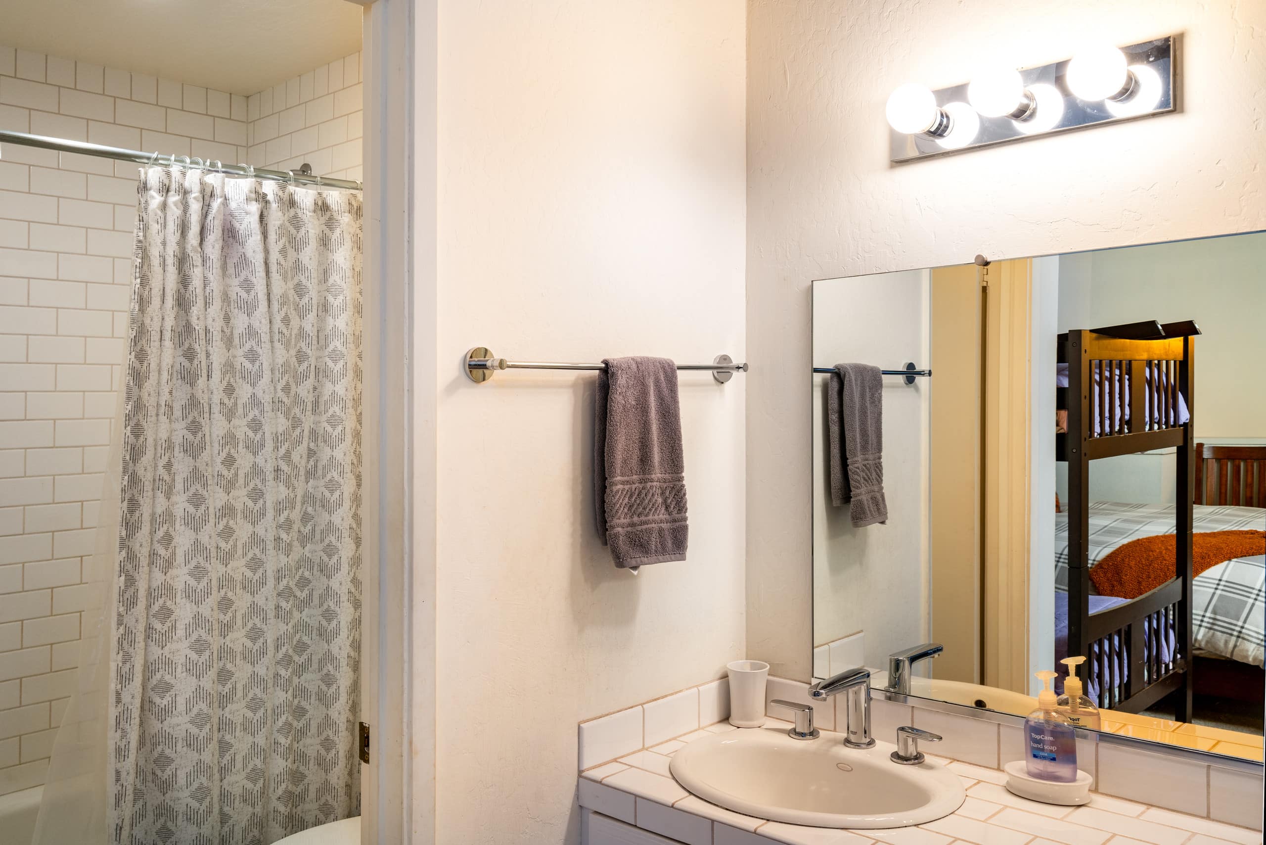 Alpine Meadows Ski & Hike Retreat, Sleeps 6 - Photo 23