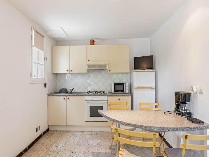 Appartement Dans Un Bel Immeuble Avec Piscine - Mèze